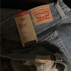 Womens Levi’s, size 22, new with tags